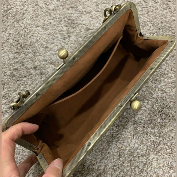 Handmade Genuine Leather Embossed Leaves Kisslock Clutch/Shoulder Bag/Crossbody - Picture 11 of 13